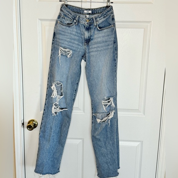 Forever 21 ripped jeans - Picture 1 of 3